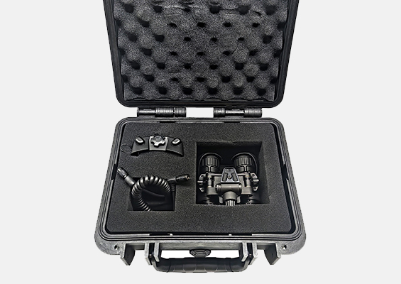 Óculos de visão noturna AN/PVS-31a Gen 3 com fósforo branco e baterias remotas.